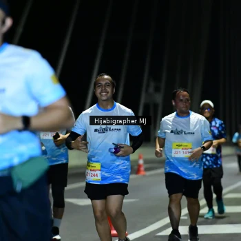 Runner Photo 2099113