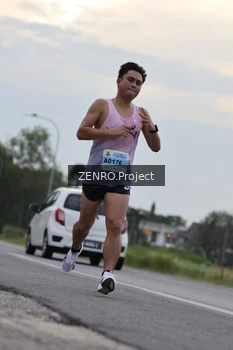 Runner Photo 2099412