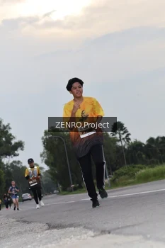 Runner Photo 2100040
