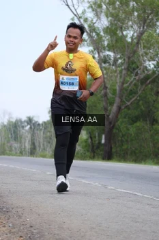 Runner Photo 2100050