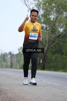 Runner Photo 2100066