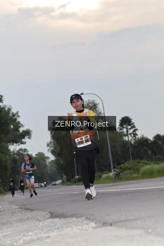 Runner Photo 2100072