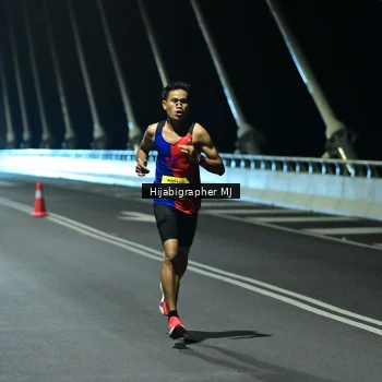 Runner Photo 2100074