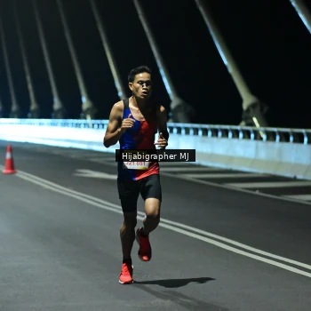Runner Photo 2100077