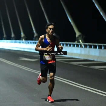 Runner Photo 2100079