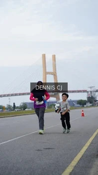 Runner Photo 2100112