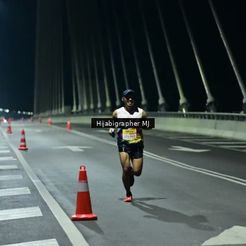 Runner Photo 2100114