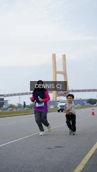 Runner Photo 2100125