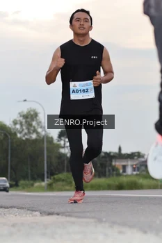 Runner Photo 2100126