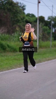 Runner Photo 2100135