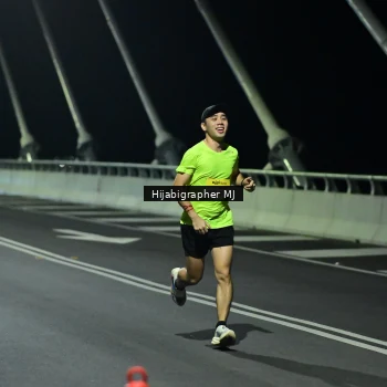 Runner Photo 2100165