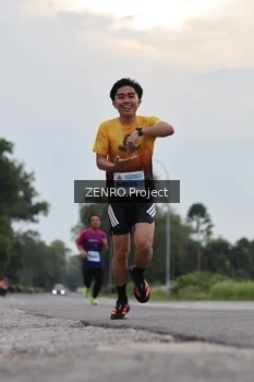 Runner Photo 2100240