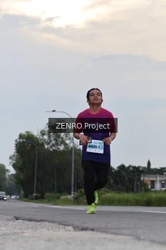 Runner Photo 2100251