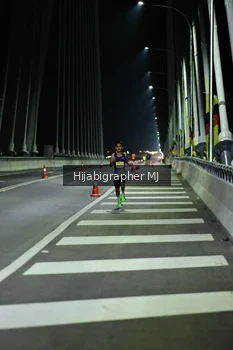 Runner Photo 2100270