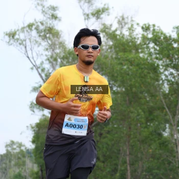 Runner Photo 2100297