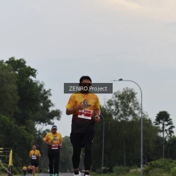 Runner Photo 2100333