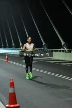 Runner Photo 2100348