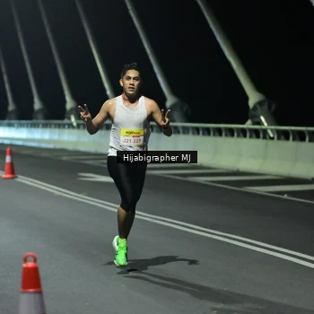 Runner Photo 2100373