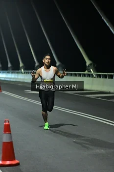 Runner Photo 2100377