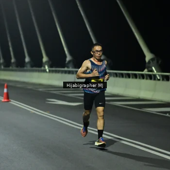 Runner Photo 2100553