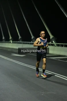 Runner Photo 2100569