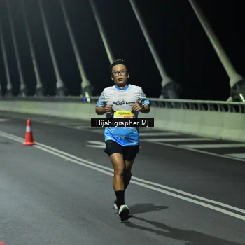 Runner Photo 2100605