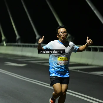 Runner Photo 2100630