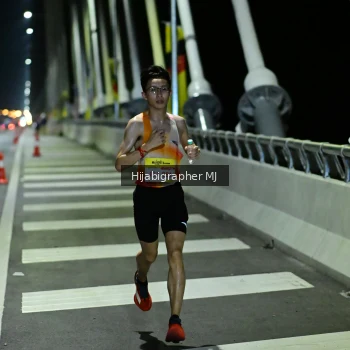 Runner Photo 2100674