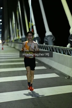 Runner Photo 2100676