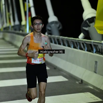 Runner Photo 2100684
