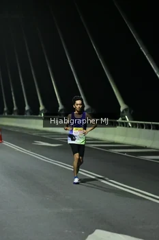 Runner Photo 2100694