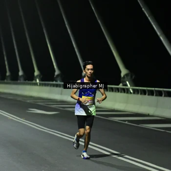Runner Photo 2100702