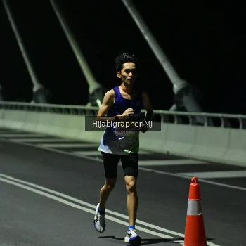 Runner Photo 2100721