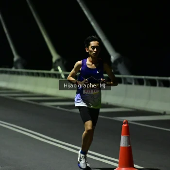 Runner Photo 2100725