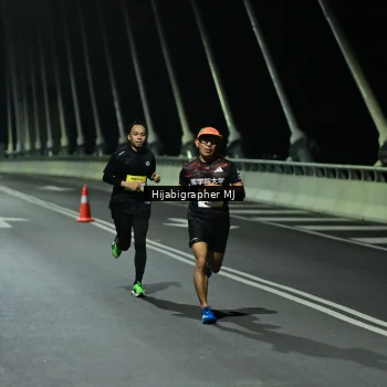 Runner Photo 2100746