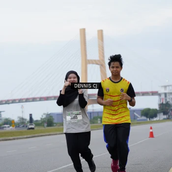 Runner Photo 2100782