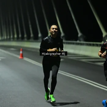 Runner Photo 2100793