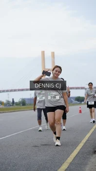 Runner Photo 2100816