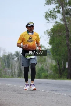 Runner Photo 2100835