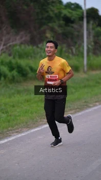 Runner Photo 2100877