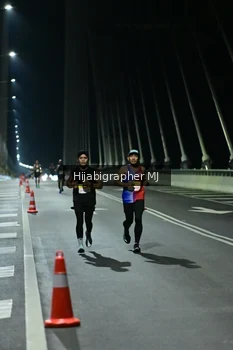 Runner Photo 2100900