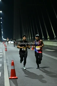 Runner Photo 2100927