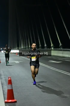 Runner Photo 2100946