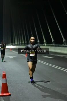 Runner Photo 2100957