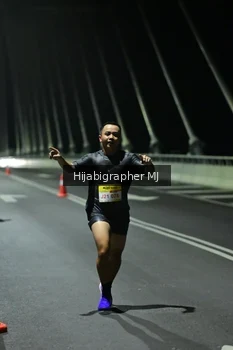Runner Photo 2100966