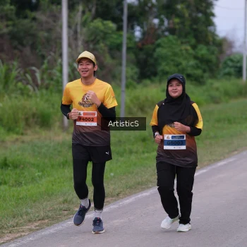 Runner Photo 2100976