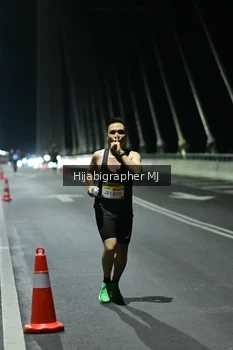 Runner Photo 2100986