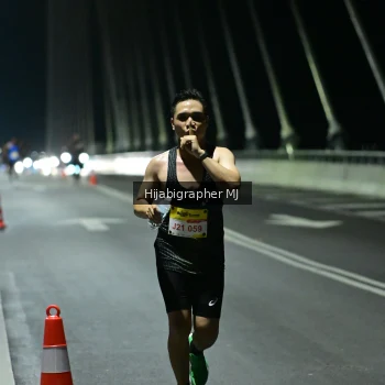 Runner Photo 2100989