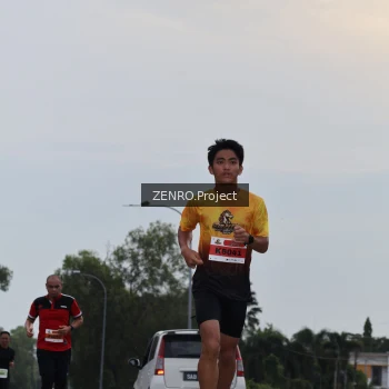 Runner Photo 2101024