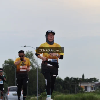 Runner Photo 2101134